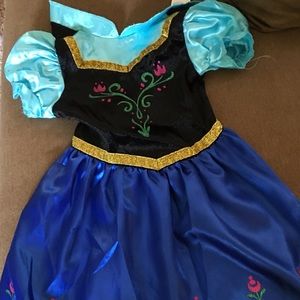 Anna dress up